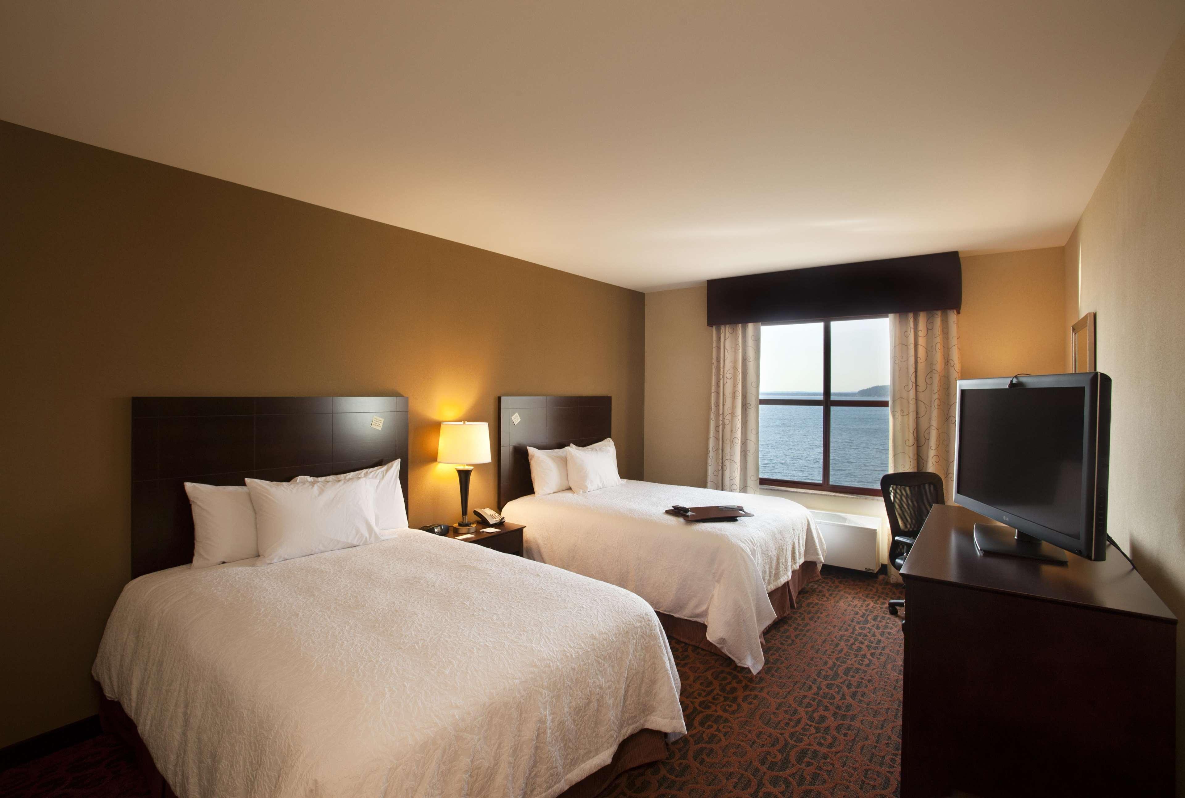 Hampton Inn Marquette-Waterfront Habitación foto