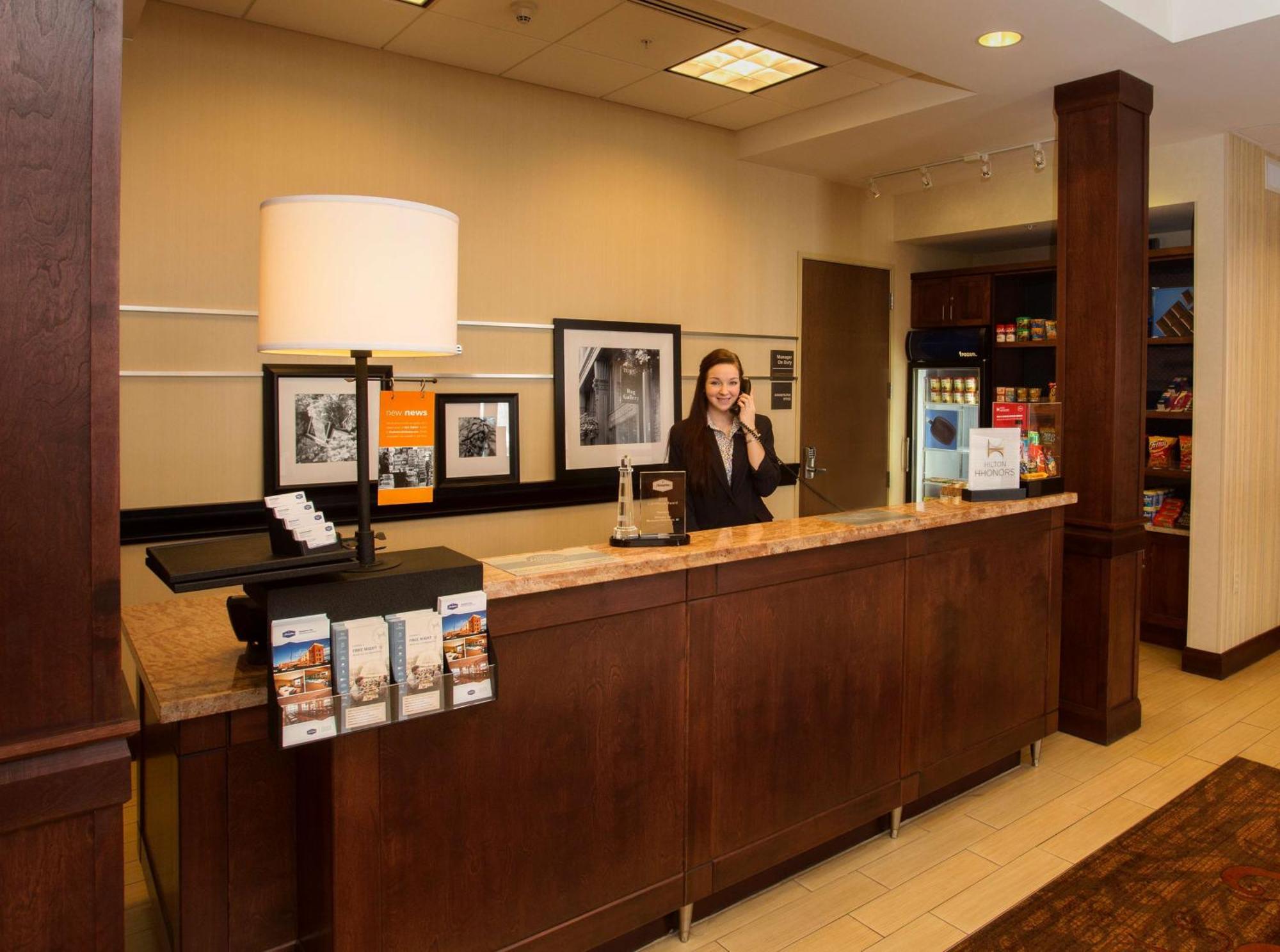 Hampton Inn Marquette-Waterfront Exterior foto